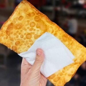 Pastel de carne com queijo